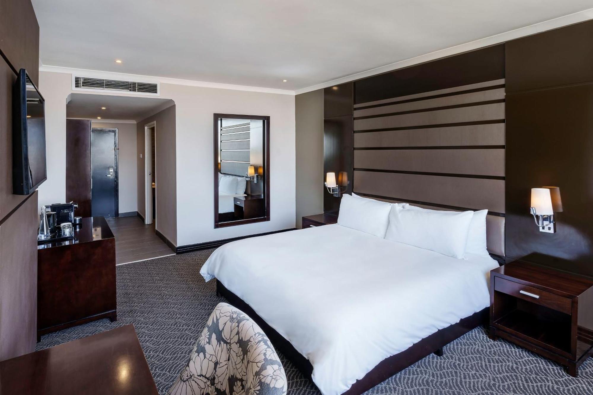 Protea Hotel By Marriott Lusaka Tower Exterior photo