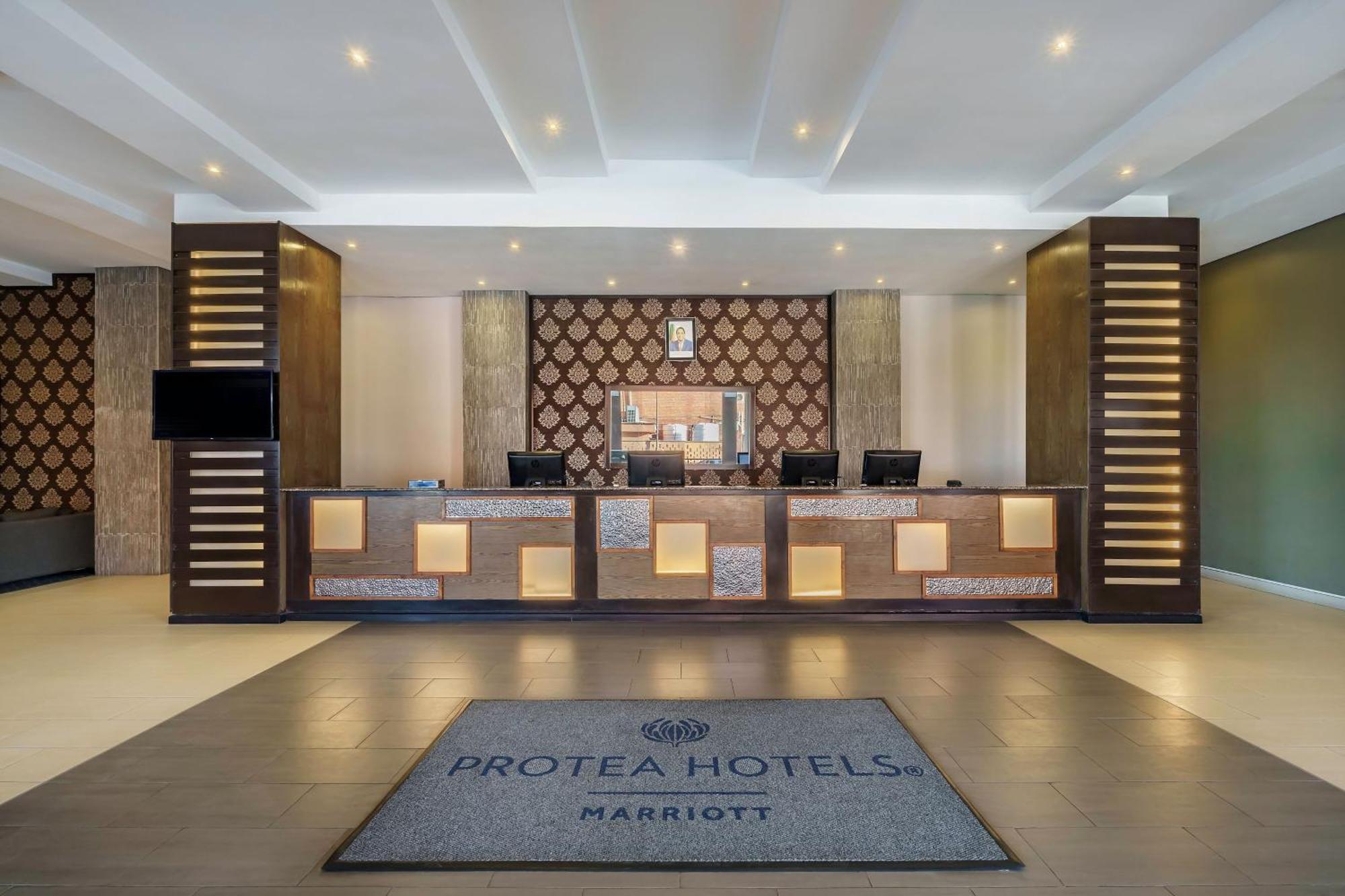 Protea Hotel By Marriott Lusaka Tower Exterior photo