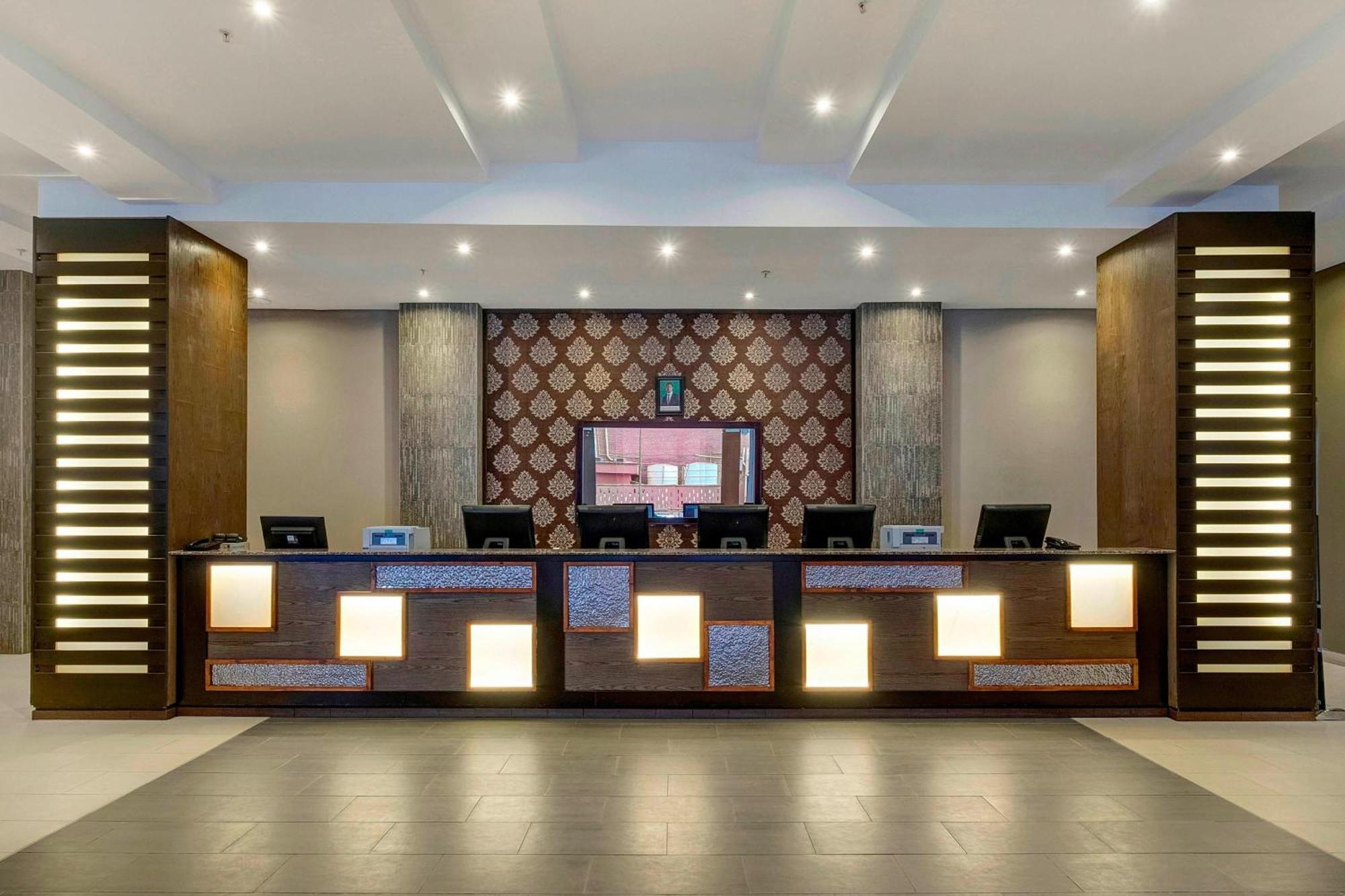 Protea Hotel By Marriott Lusaka Tower Exterior photo