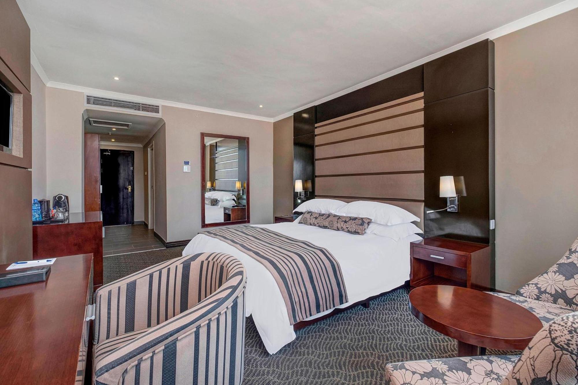 Protea Hotel By Marriott Lusaka Tower Exterior photo